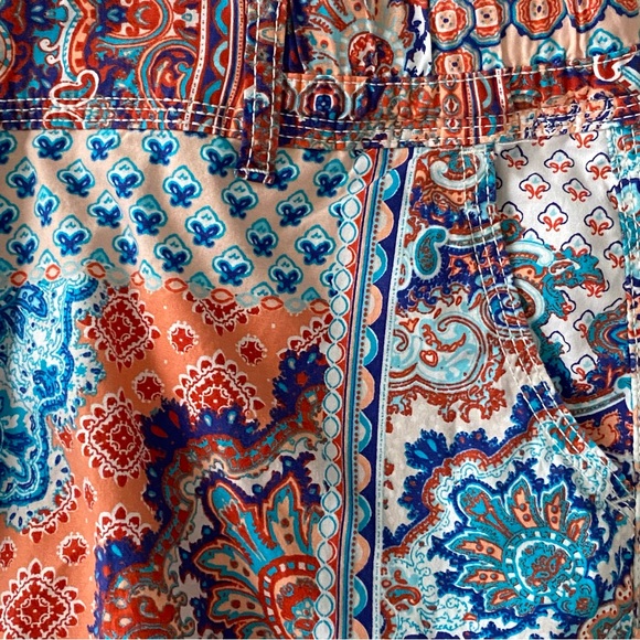 Chico’s Cool Cotton-Blend Patched Capris - Picture 3 of 14